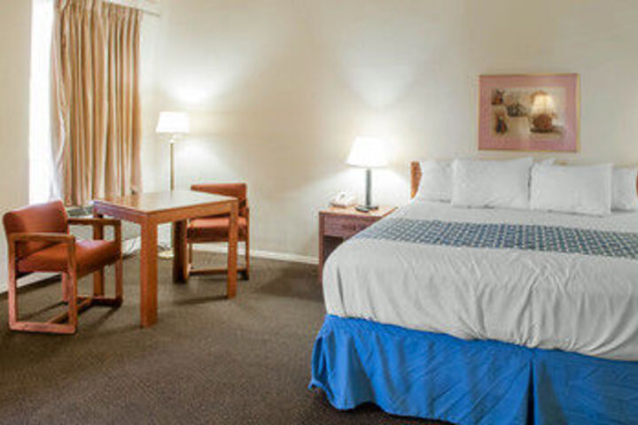 Room 17 of 23