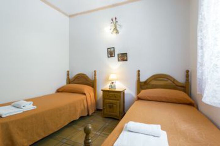 Room 6 of 39