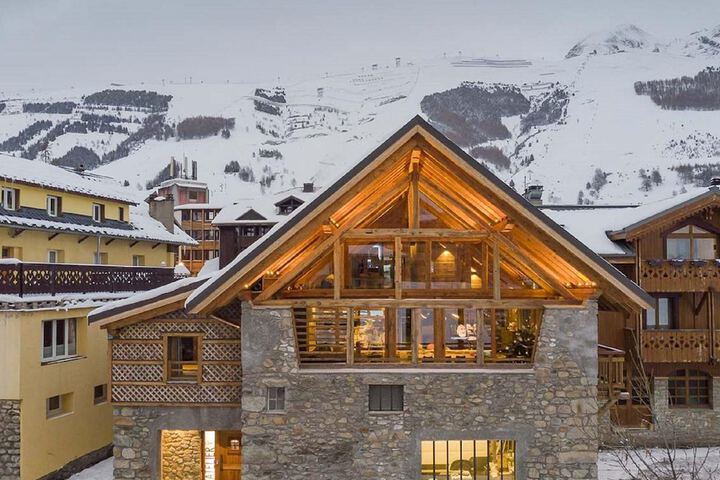 Chalet in Les Deux Alpes With Sauna & Hot Tub in Les Deux Alpes