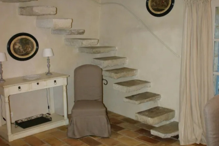 hotel_rooms
