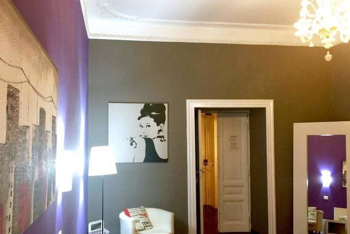 Room 17 of 27