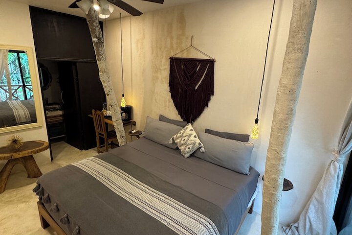 Room 82 of 172