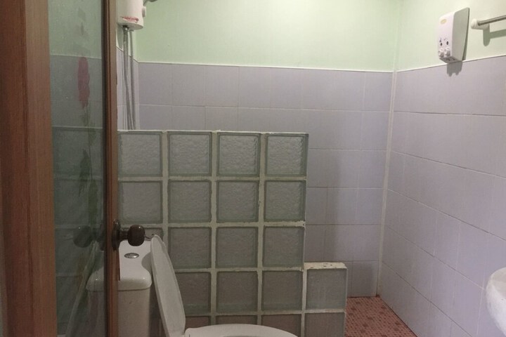 Room 33 of 154