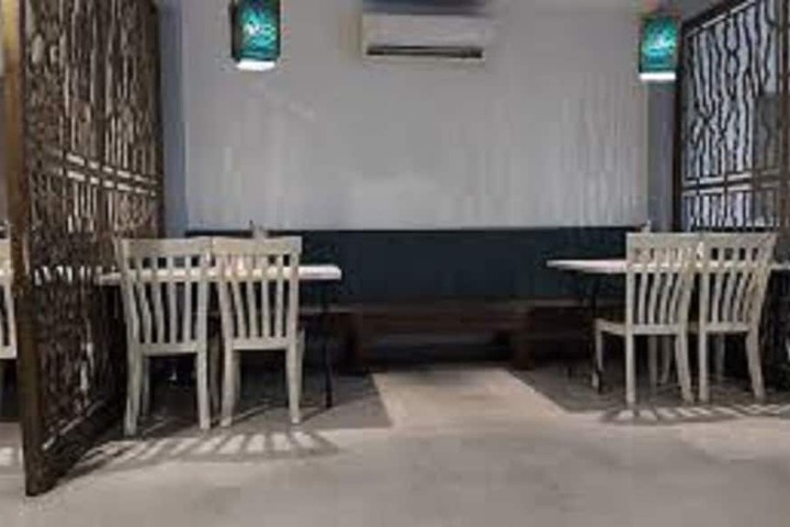 Dining 16 of 17