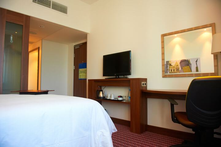 Room 22 of 62