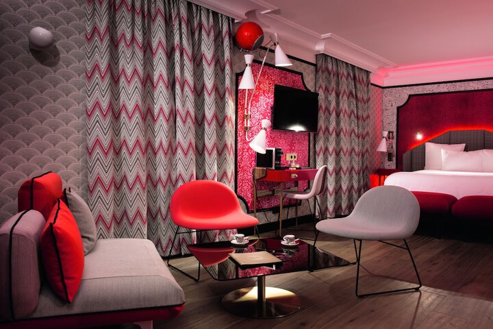 Room 28 of 87