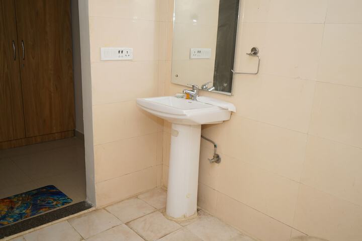 Room 17 of 31
