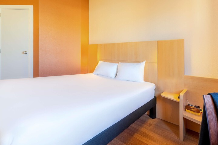 Room 16 of 73