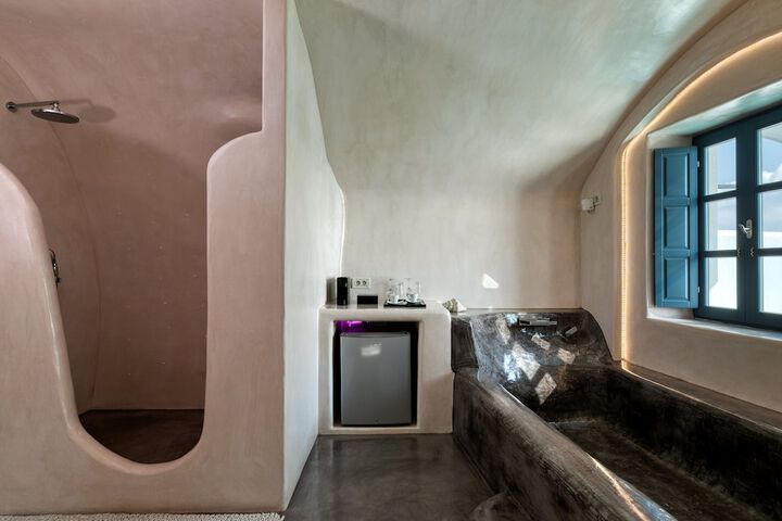 Room 3 of 192