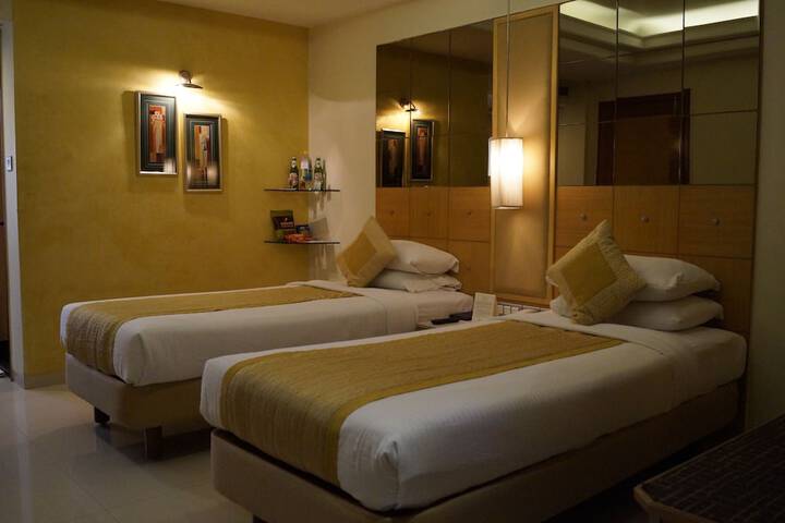 Room 22 of 76