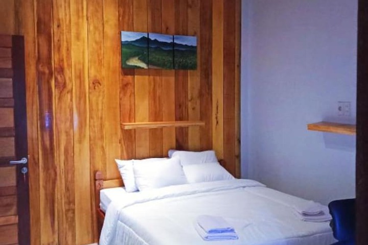 Room 19 of 33