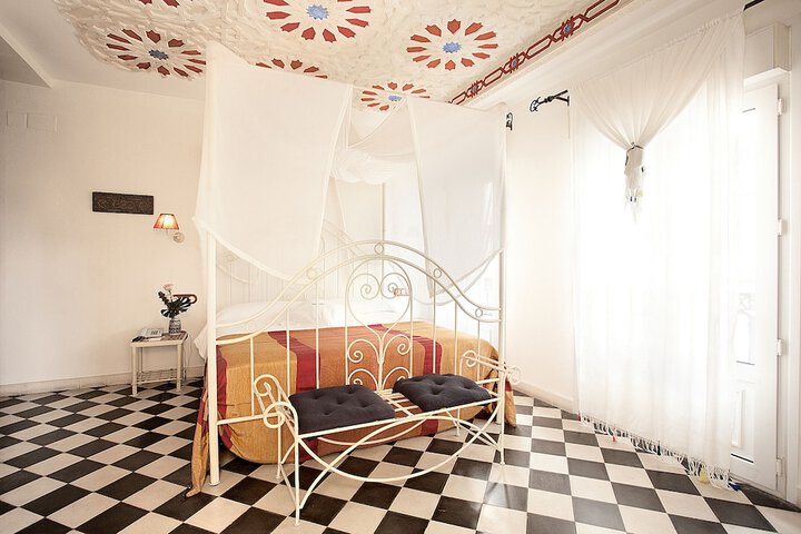 Room 37 of 98