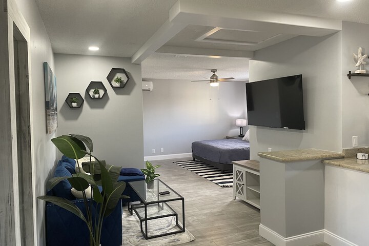 Room 5 of 32