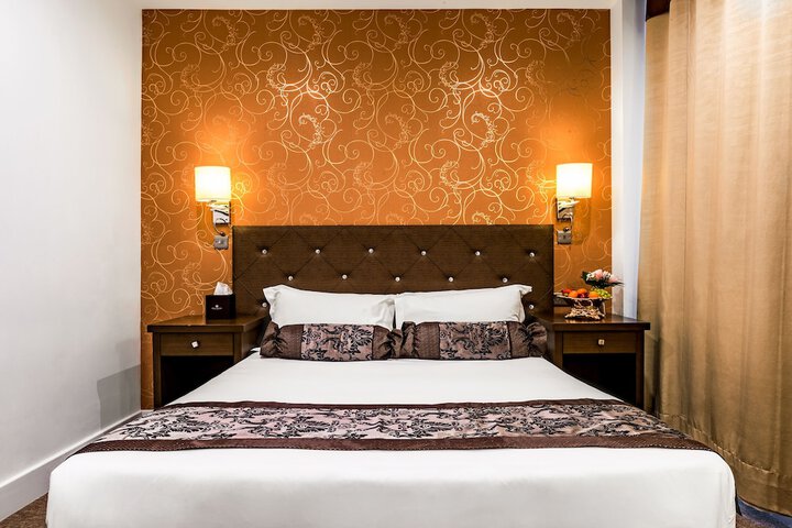 Room 16 of 36