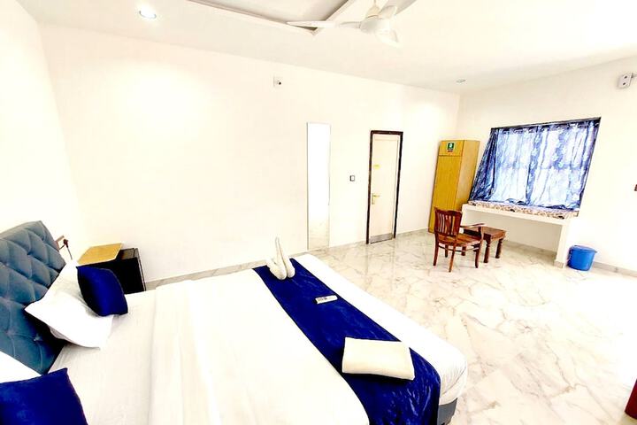 Room 17 of 47