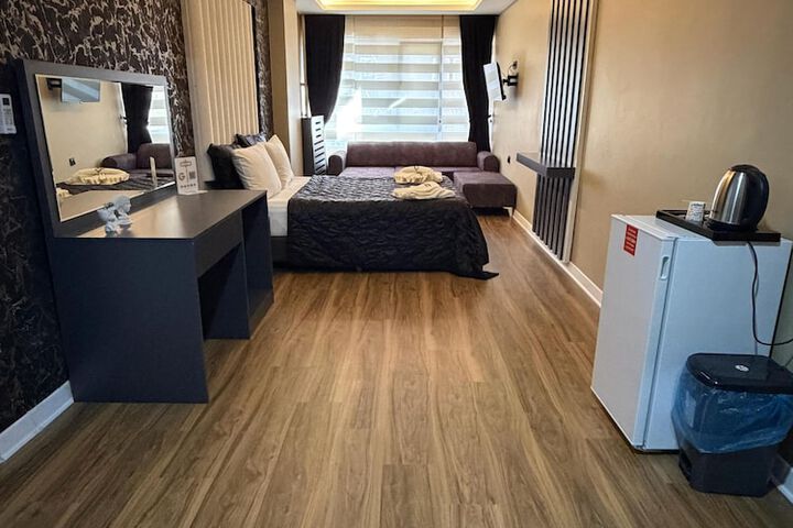 Room 25 of 59