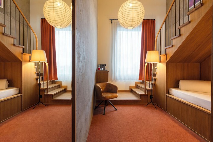 Room 38 of 71
