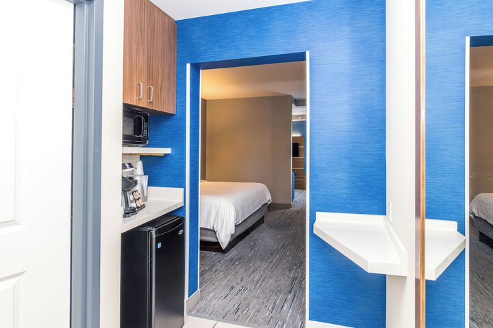 Room 14 of 61