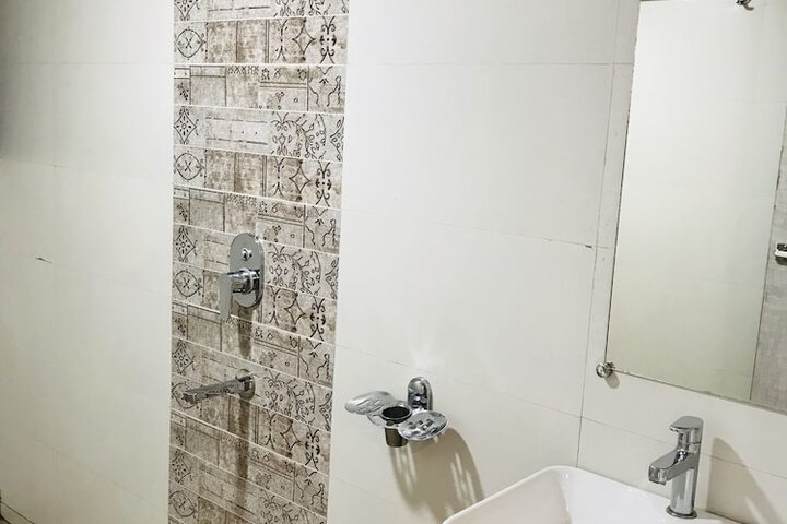 Room 10 of 13