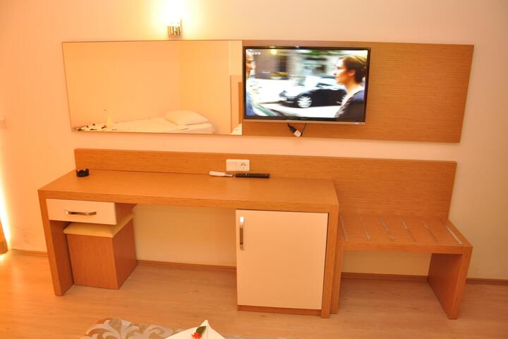 Room 6 of 40