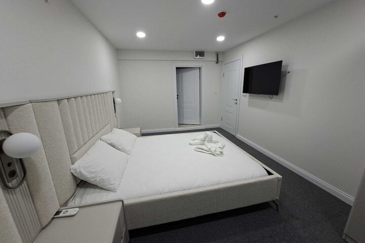 Room 18 of 21