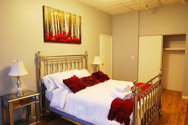 Room 100 of 324