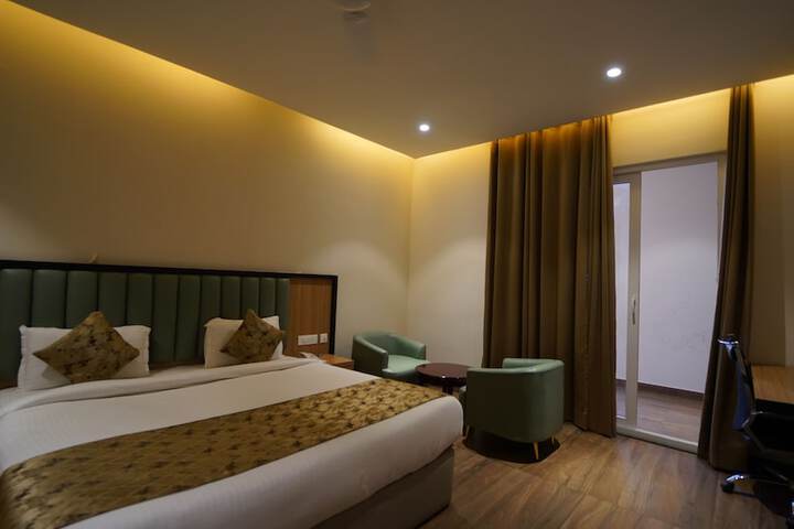 Room 28 of 49