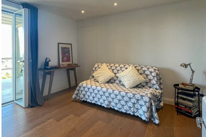 Room 44 of 93