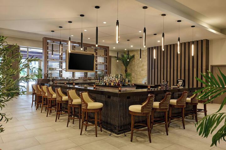 Entrance & Lobby