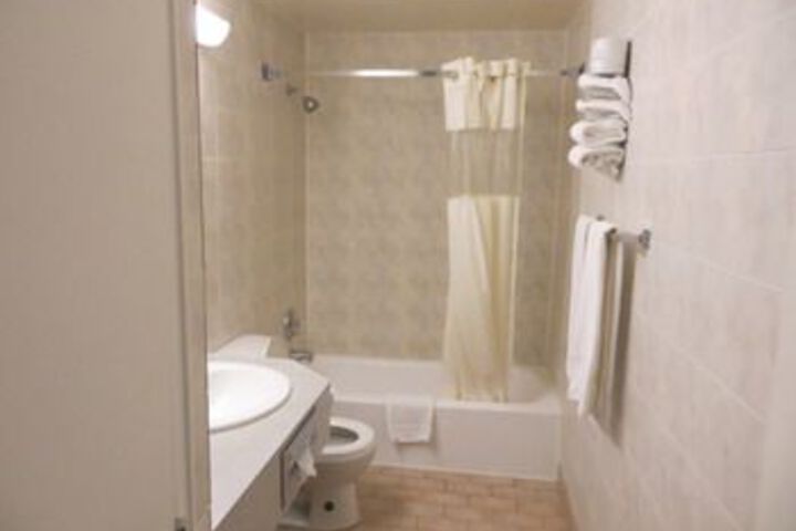Room 2 of 20