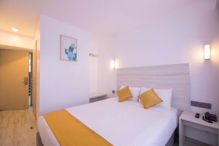 Room 11 of 21