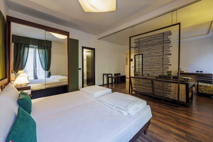 Room 4 of 57