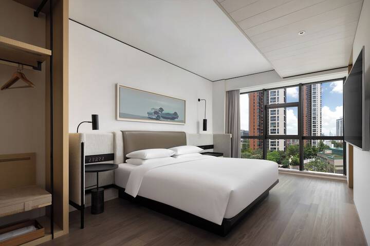 Room 16 of 45