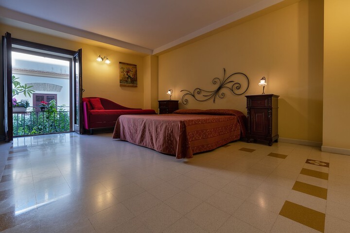 Room 15 of 54