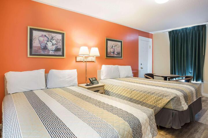 2 Double Beds (3 of 10)