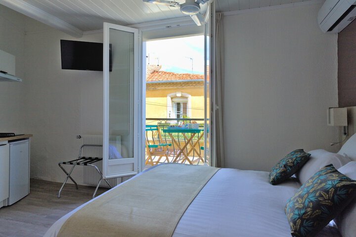 Room 5 of 17
