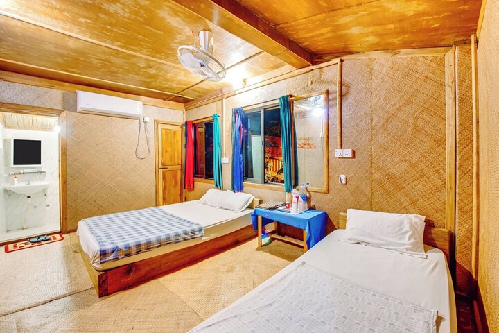 Room 13 of 64