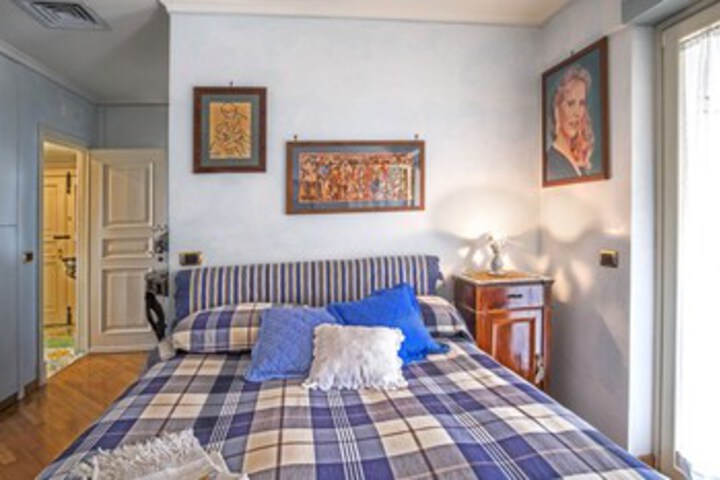 Room 14 of 20