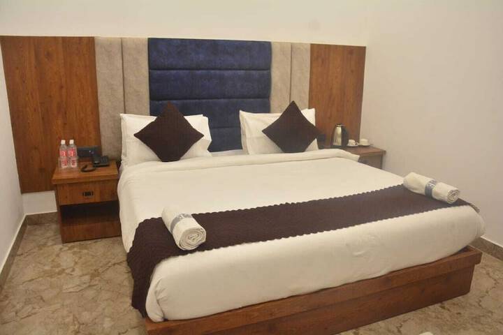 Room 4 of 6