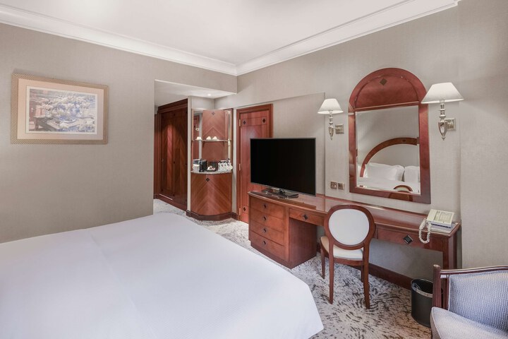 Room 52 of 139