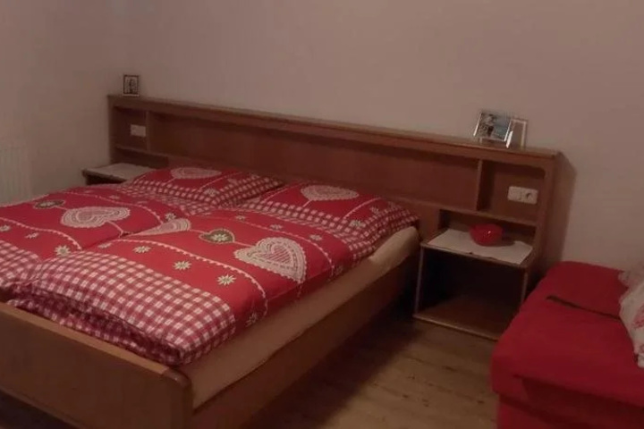 Room 3 of 18