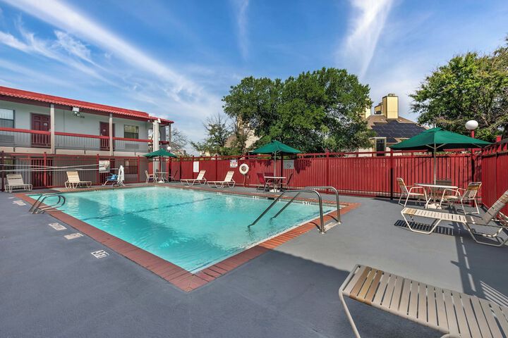 Hotel with Pool