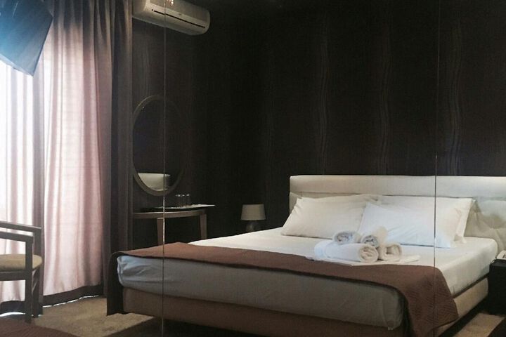 Room 14 of 30