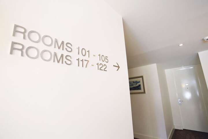 Ballroom/Hall 48 of 63