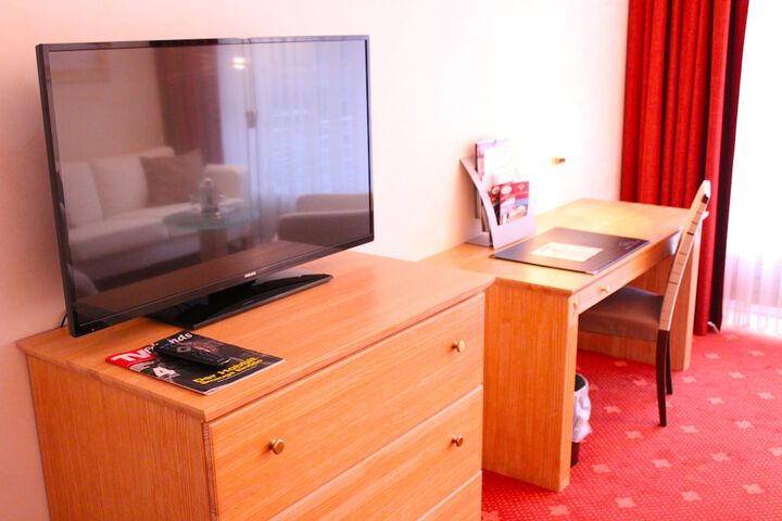 Room 7 of 62