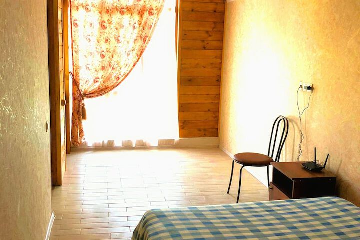 Room 28 of 49
