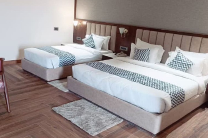 Room 3 of 38
