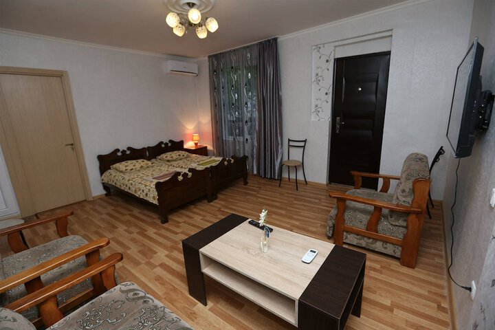 Room 15 of 19