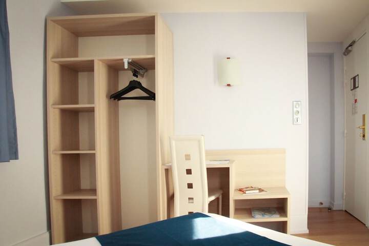 Room 35 of 46