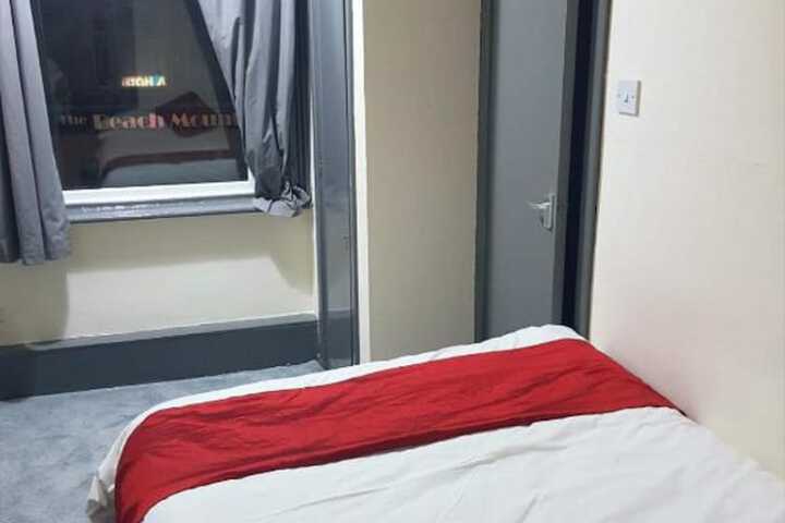 Room 6 of 39